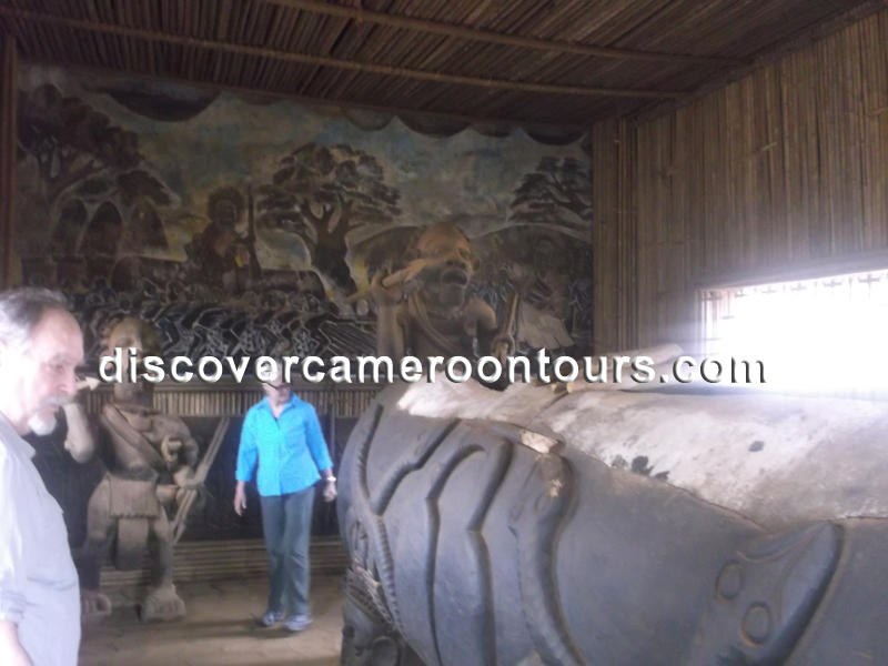 Guided visit inside a southern Cameroon palace museum